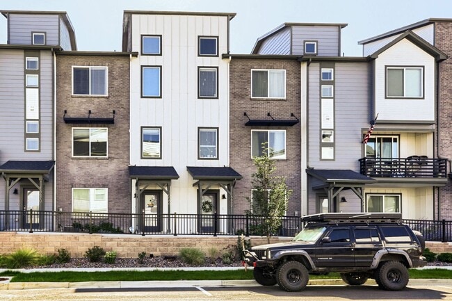 Building Photo - Spacious 3-Bedroom Home with Modern Finishes in North Broomfield