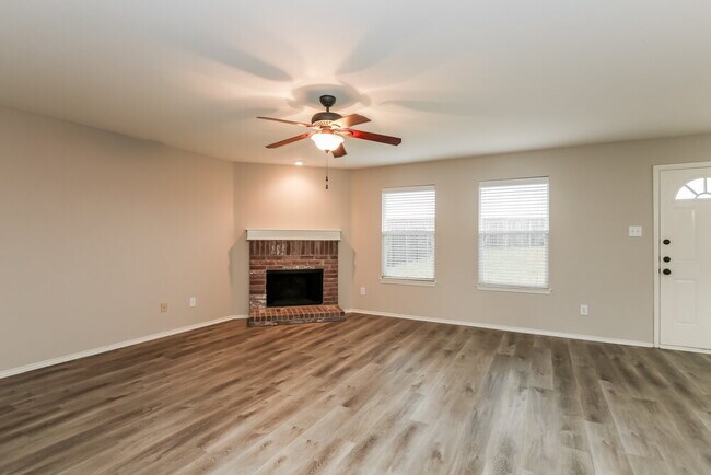 Photo - 2036 Godiva St