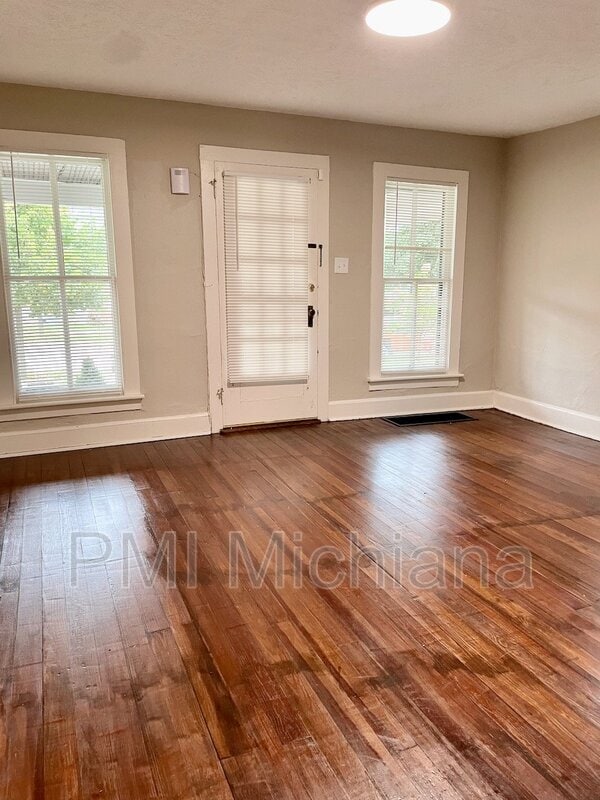 Photo - 514 W Madison St