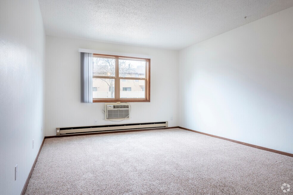 1BR, 1BA - 650SF - Living Room