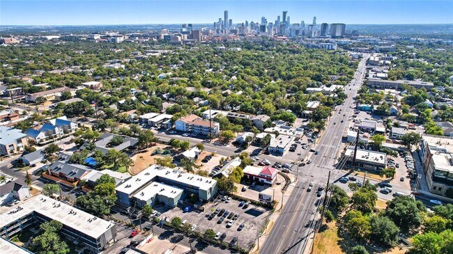 Photo - 3815 Guadalupe St Unidad 213