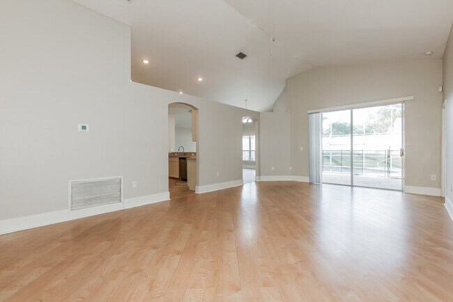 Photo - 5147 Pond View Ct