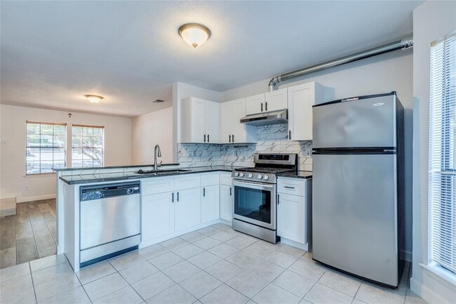 Photo - 1411 Gracy Farms Ln Unidad 51 Rental