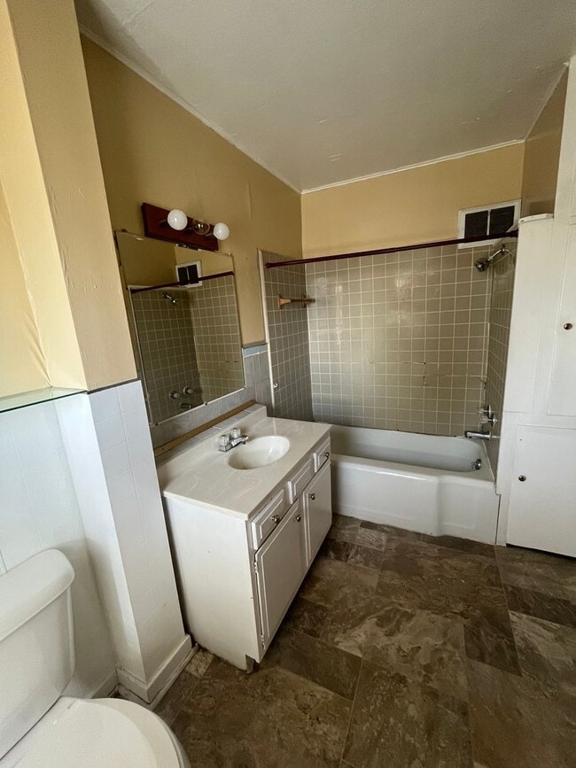 Photo - 1235 2nd Ave N Unit = 1235 1/2 2nd Ave North