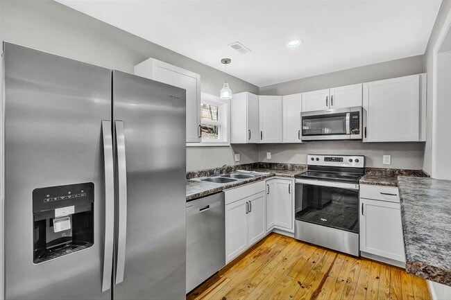 Photo - 1423 Varnell Ave NE