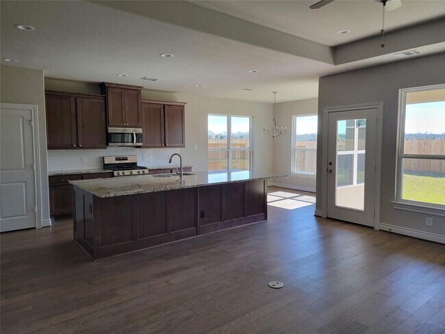 Photo - 440 Hunters Xing Dr