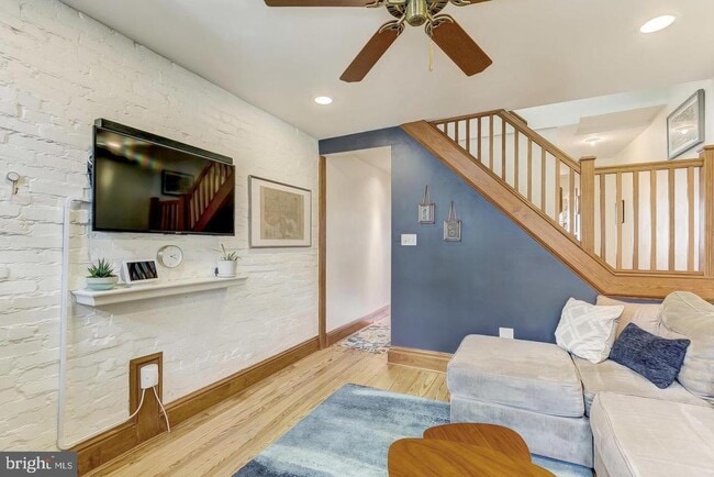 Photo - 1422 Haubert St