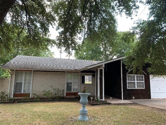 Building Photo - 201 Starbright Dr