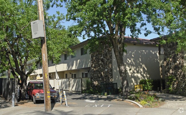 Photo - Laurel Glen Townhouse Apartments