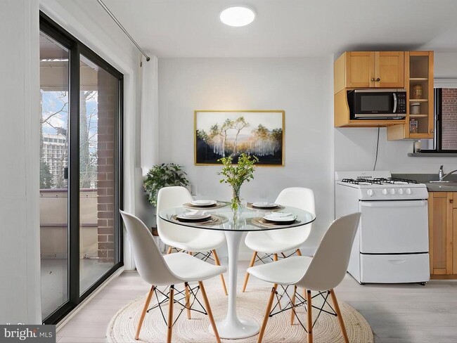 Photo - 1581 N Colonial Terrace Unit 201-X