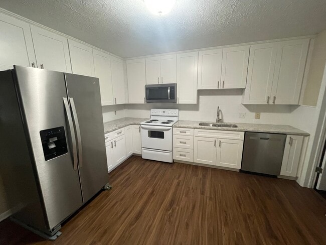 Photo - 11620 S Williamsburg Dr