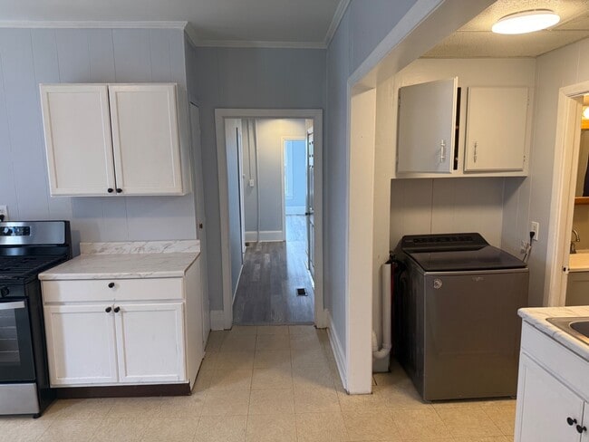 Photo - 201 Auburn St