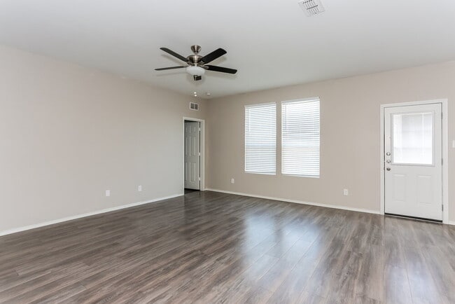 Photo - 1724 Gayla Creek Dr