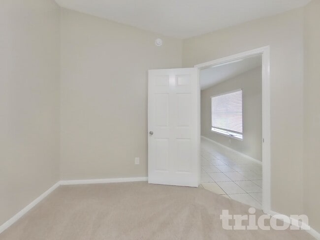 Photo - 3234 Kelling St