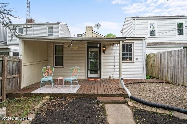 Photo - 722 Camp St
