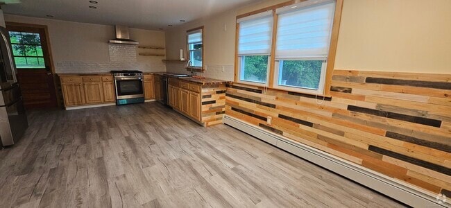 Building Photo - 35 Charlene Dr Rental