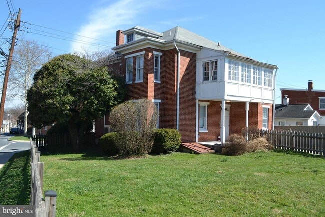 Photo - 200 W All Saints St