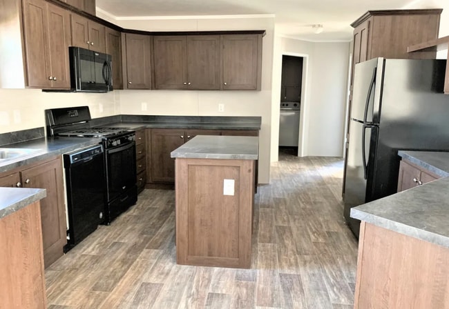 Photo - 16703 Fall River Rd