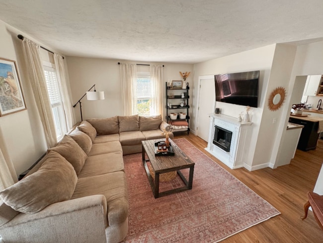 Photo - 30 Fairview Ave Unit APT 1