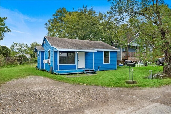 Photo - 6710 Phillips Ln