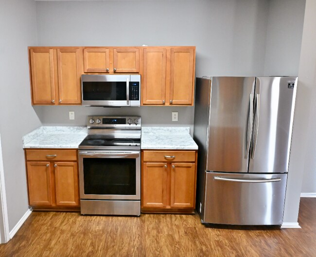 Photo - 7404 Loyalist St