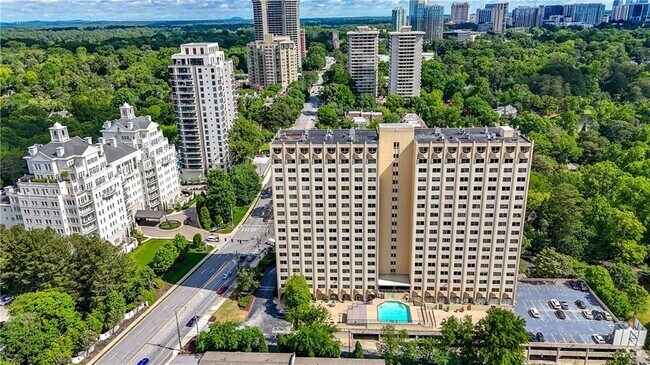 Building Photo - 2479 Peachtree Rd Unit 1801 Rental