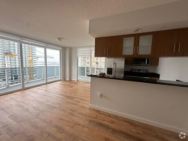 Building Photo - 601 NE 23rd St Rental