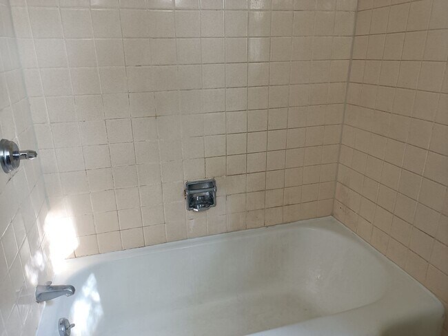 Photo - 5512 N 52nd St Unit 5512A-upper