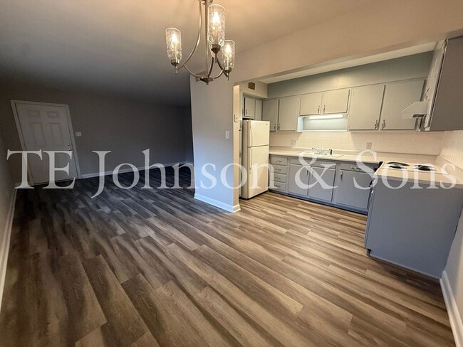 Photo - 2 Bedroom Salem View Apartment! Unit 2001 S Main 103