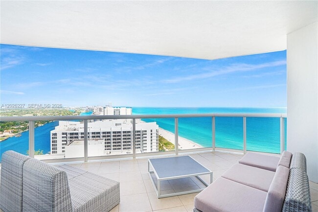 Building Photo - 4779 Collins Ave Unit 2908