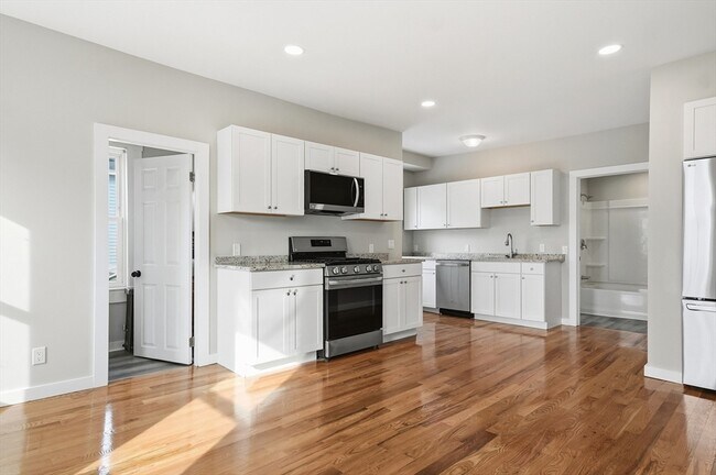 Photo - 116 Coburn St