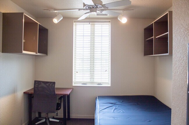 Photo - 610 Springfield