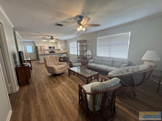 Photo - 110 E Hibiscus St