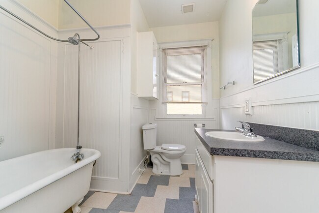 Photo - 1230 Kings Hwy Unit 4