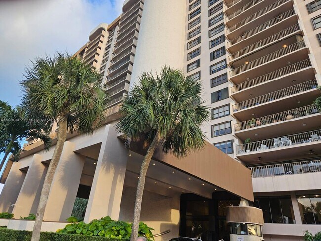 Photo - 1800 NE 114th St Unidad 508 Rental