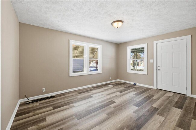 Photo - 4721 E 16th St