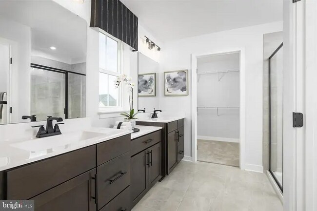 Photo - 606 Phalen Ct