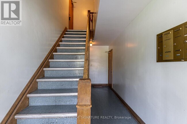 Photo - 855 Simcoe St N Unit #3