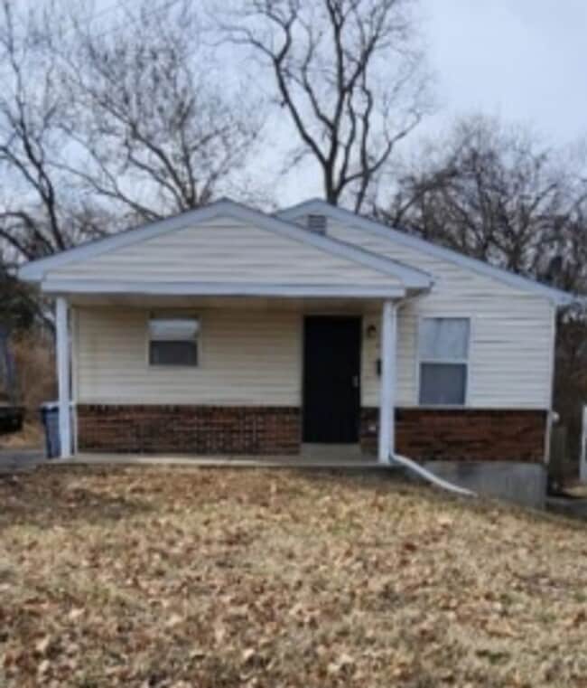 Building Photo - 3 BED 1 BATH SINGLE FAMILY HOME!