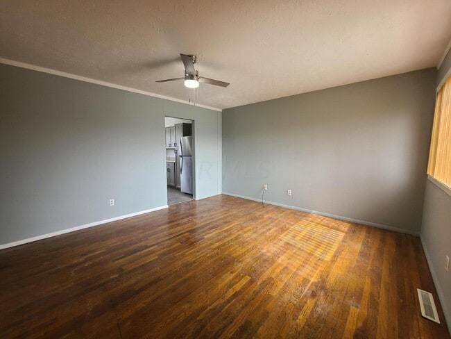 Photo - 1868 Argyle Dr