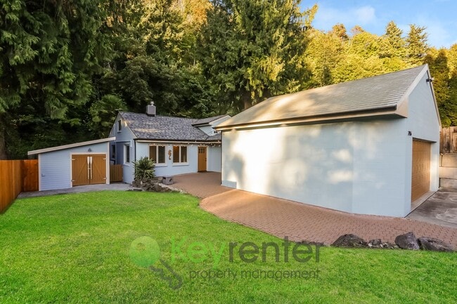 Building Photo - Modern 2-Bedroom Gem with Garage, Shed, an... Rental