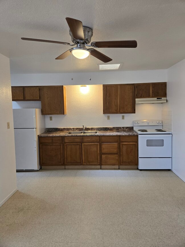 Photo - 6550 Columbus Dr Unit 6550 Columbus Dr.# 2