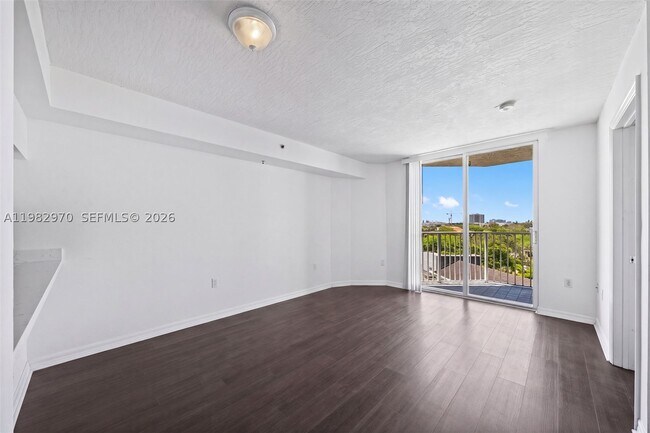 Photo - 102 SW 6th Ave Unit 605