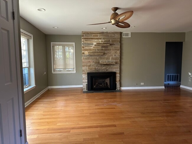 Photo - 1600 W 55th St