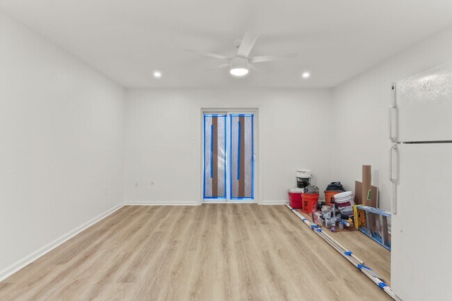 Photo - Brand New 2BD/1.5BA Only 1/2 Block Off St Charles Ave Unidad 2