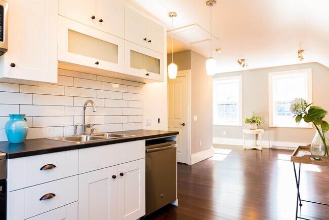 Photo - 119-119 Strachan St Unit 1  LOFT