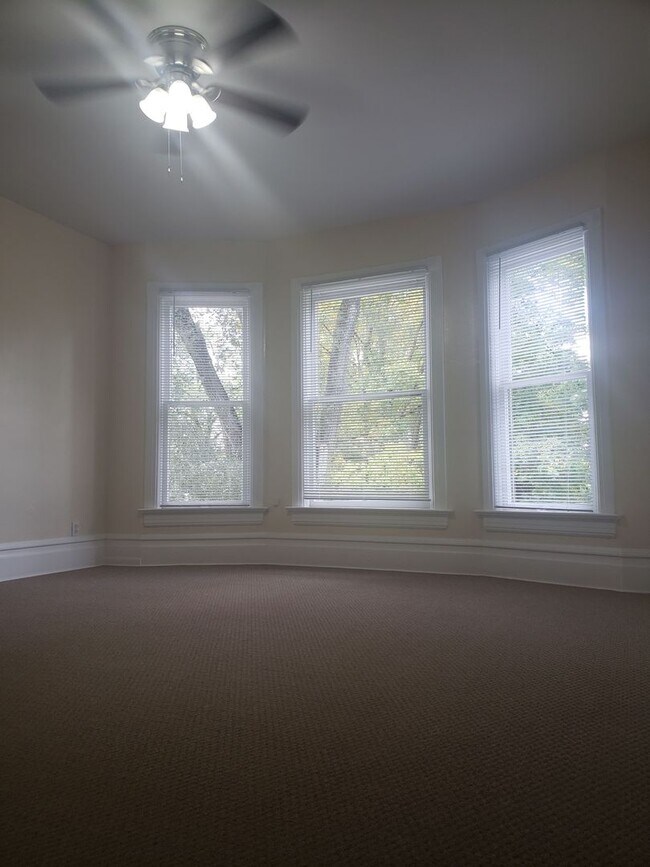 1215 W Berry St (triplex) Apartment Fort Wayne, IN