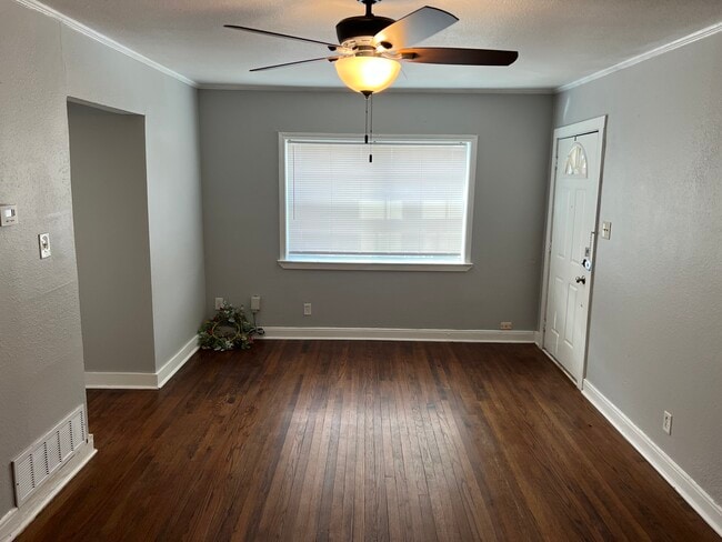 Photo - 422 E Worth St