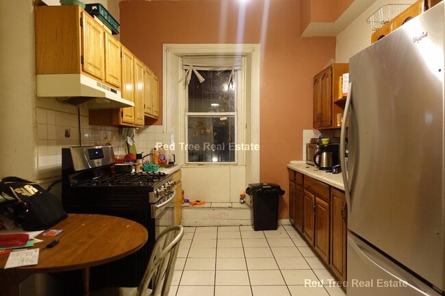 Building Photo - 684 Parker St Unit 2