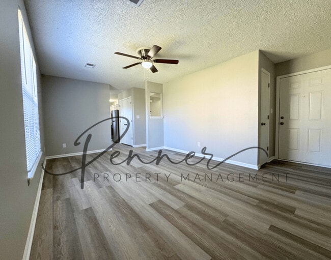 Photo - 517 Sky Vue Dr